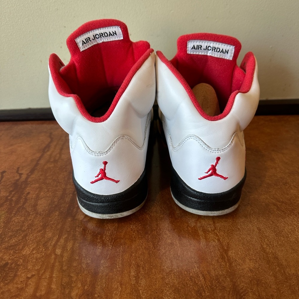 Size 8.5- Air Jordan 5 Retro Countdown Pack Fire Red for men’s